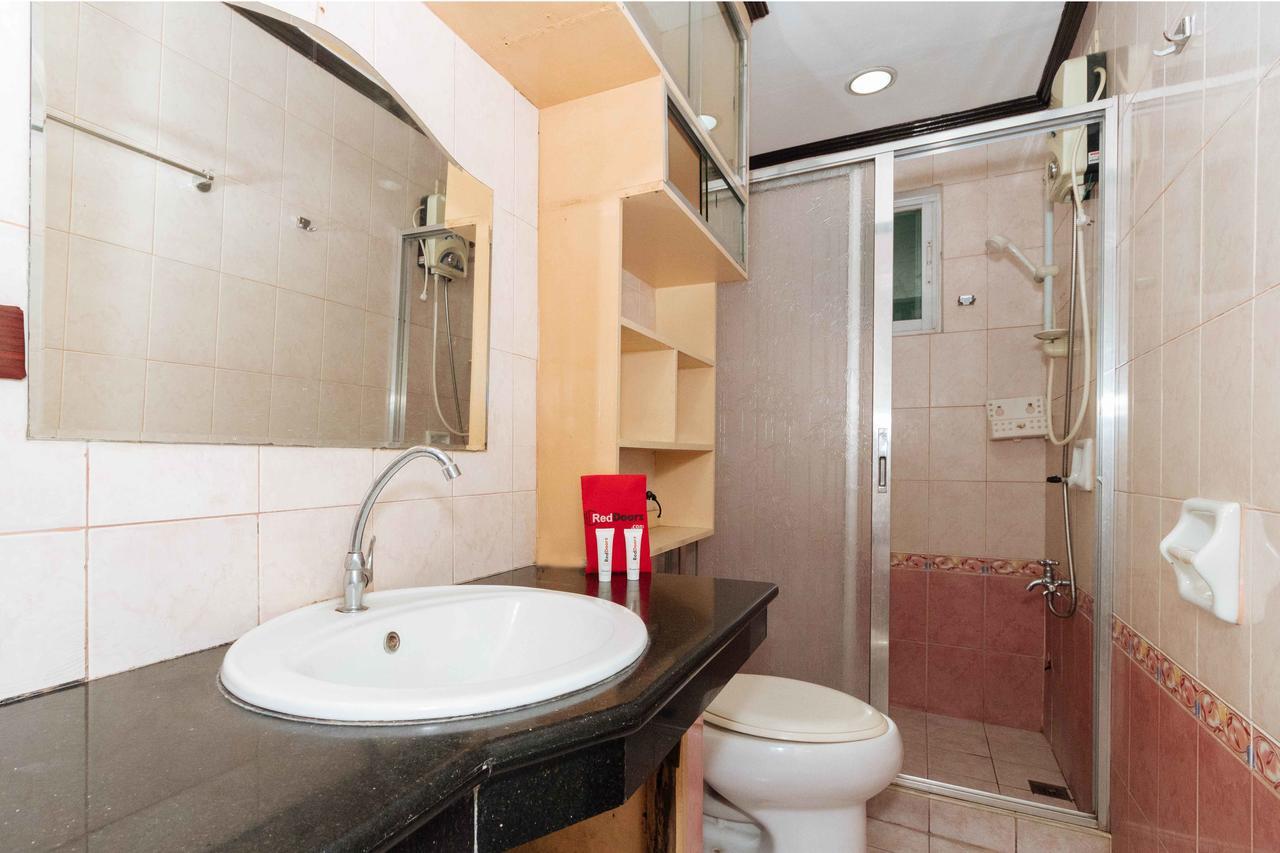 Reddoorz @ Up Village Quezon City Exterior foto